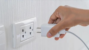 معرفی و بررسی انواع استاندارد دوشاخه و پریز برق در دنیا image