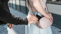 image WHAT TO DO IF YOUR PHONE GETS STOLEN (3)