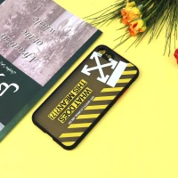 قاب PC مات محافظ لنزدار طرحدار Off White آیفون iPhone 7/8