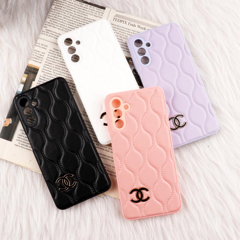 قاب پافر چرمی طرح Chanel محافظ لنزدار Samsung Galaxy A04s