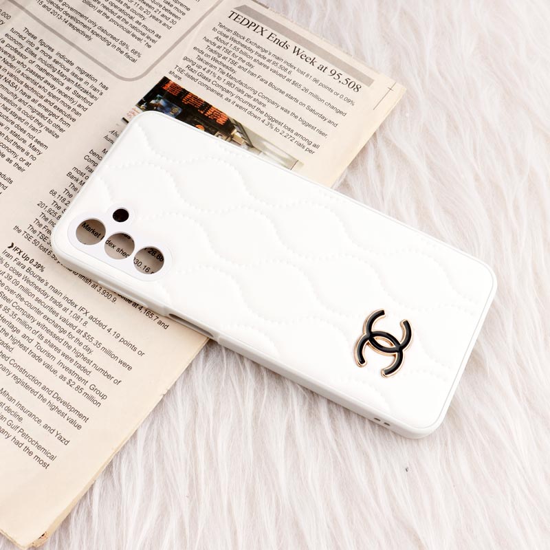 قاب پافر چرمی طرح Chanel محافظ لنزدار Samsung Galaxy A04s