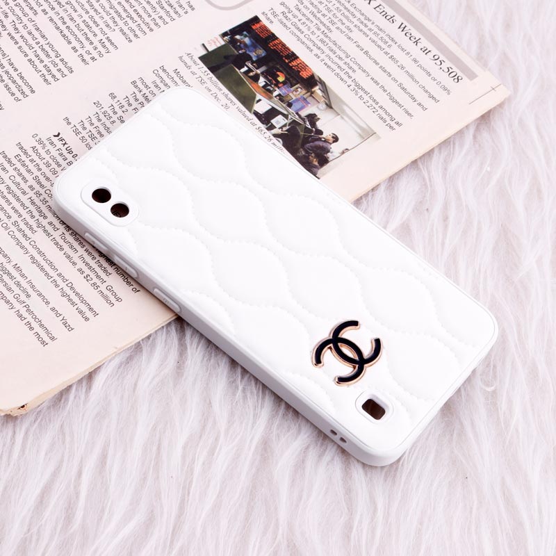 1قاب پافر چرمی Chanel محافظ لنزدار Samsung Galaxy A10 سفید