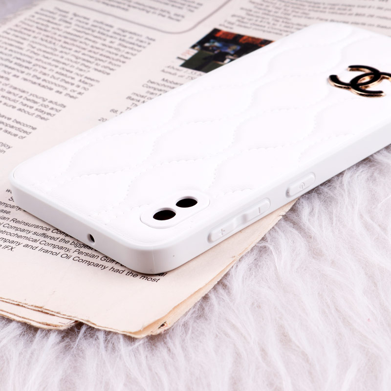 1قاب پافر چرمی Chanel محافظ لنزدار Samsung Galaxy A10 سفید
