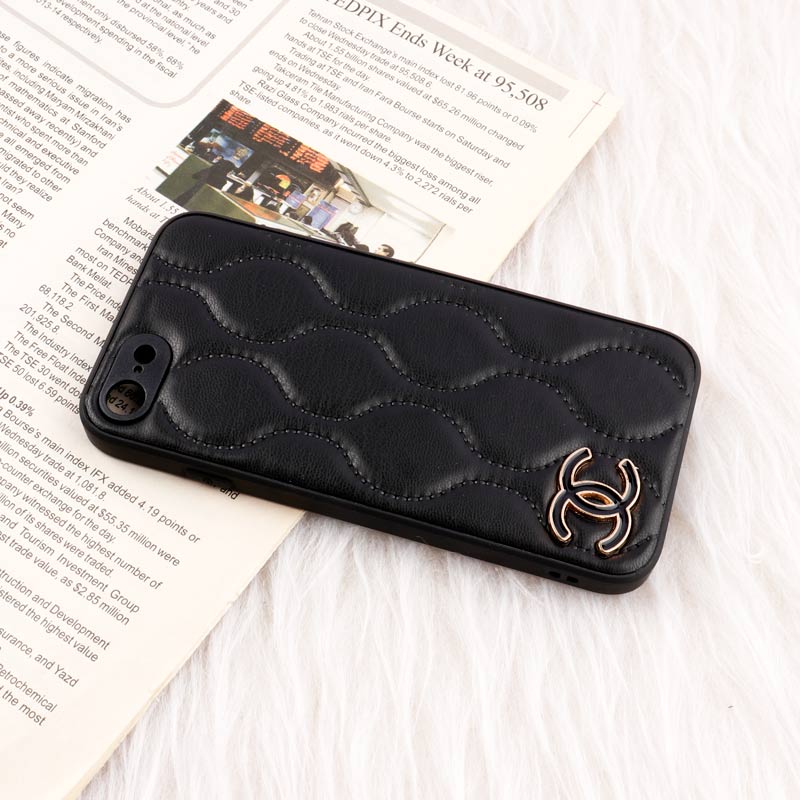 قاب پافر چرمی Chanel محافظ لنزدار iPhone 7 / 8 / SE 2020