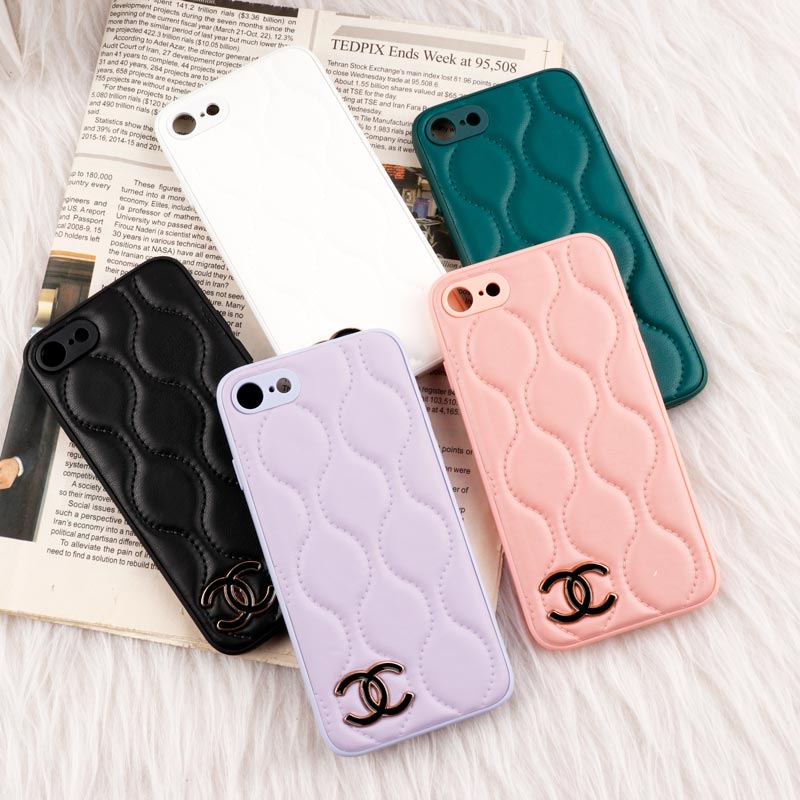 قاب پافر چرمی Chanel محافظ لنزدار iPhone 7 / 8 / SE 2020