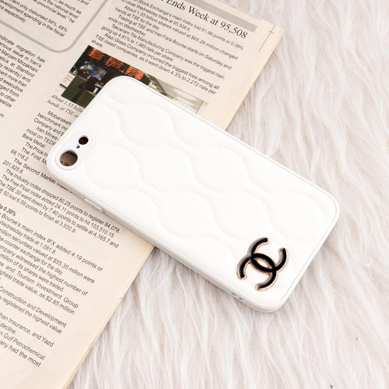 قاب پافر چرمی Chanel محافظ لنزدار iPhone 7 / 8 / SE 2020