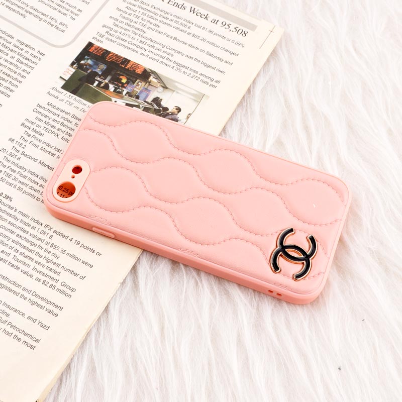 قاب پافر چرمی Chanel محافظ لنزدار iPhone 7 / 8 / SE 2020