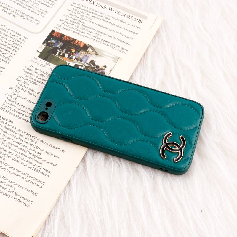 قاب پافر چرمی Chanel محافظ لنزدار iPhone 7 / 8 / SE 2020