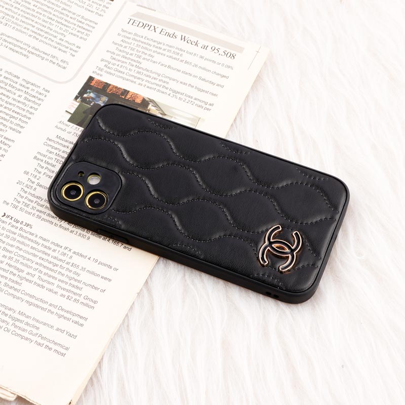 قاب پافر چرمی Chanel محافظ لنزدار iPhone 11