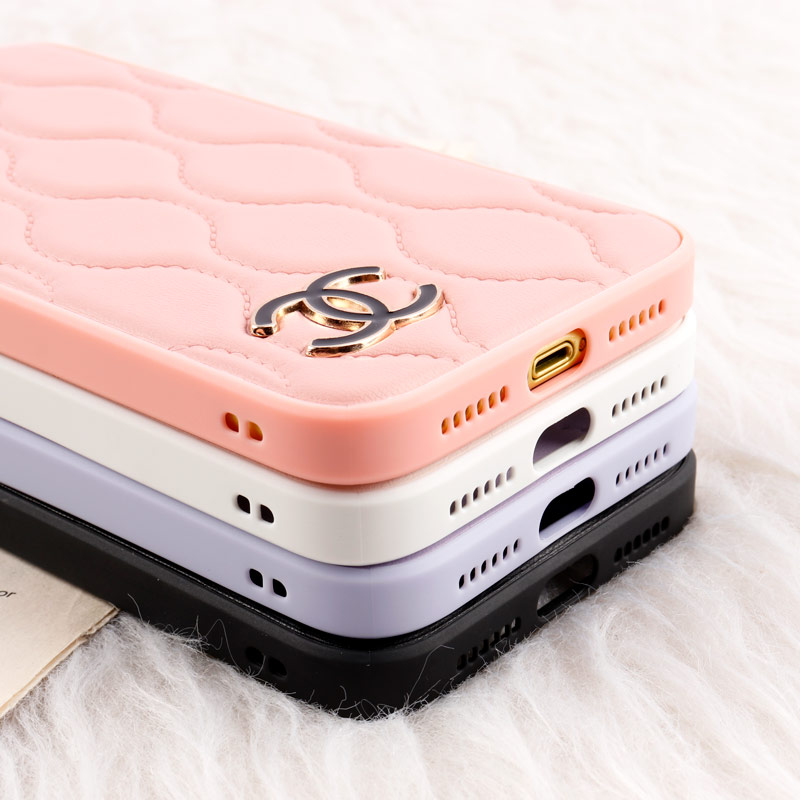 قاب پافر چرمی Chanel محافظ لنزدار iPhone 11