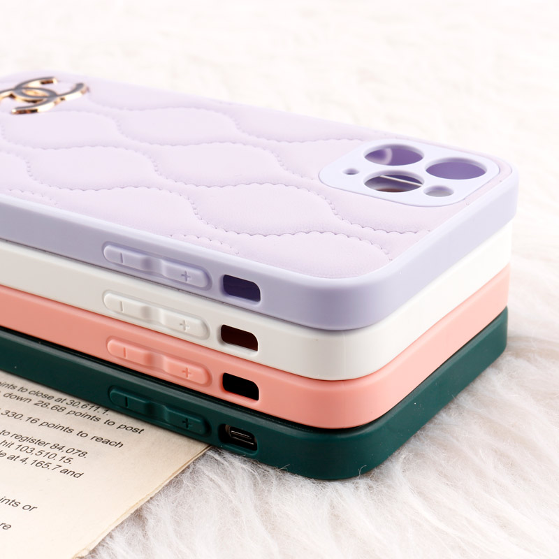 قاب پافر چرمی Chanel محافظ لنزدار iPhone 11 Pro