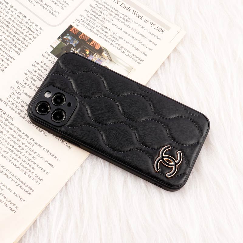 قاب پافر چرمی Chanel محافظ لنزدار iPhone 11 Pro