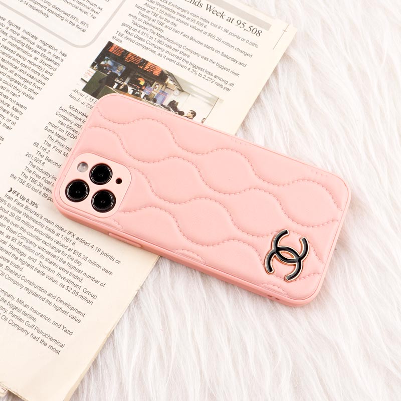 قاب پافر چرمی Chanel محافظ لنزدار iPhone 11 Pro