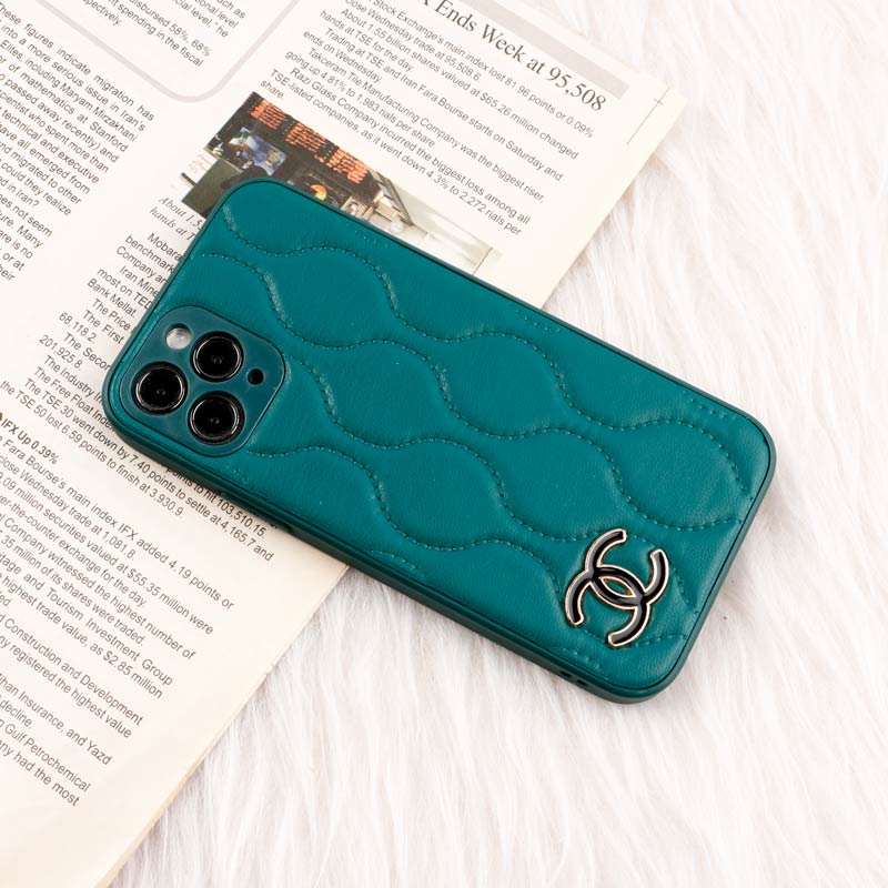 قاب پافر چرمی Chanel محافظ لنزدار iPhone 11 Pro