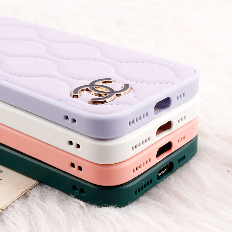 قاب پافر چرمی Chanel محافظ لنزدار iPhone 11 Pro