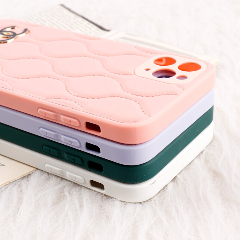 قاب پافر چرمی Chanel محافظ لنزدار iPhone 11 Pro Max
