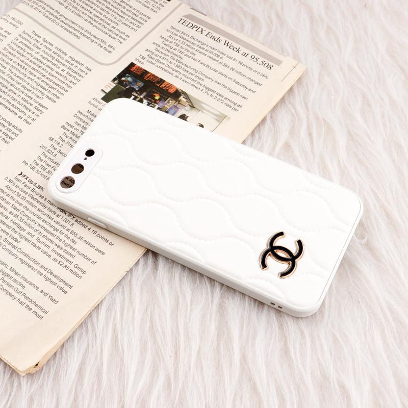 قاب پافر چرمی Chanel محافظ لنزدار iPhone 7 Plus / 8 Plus