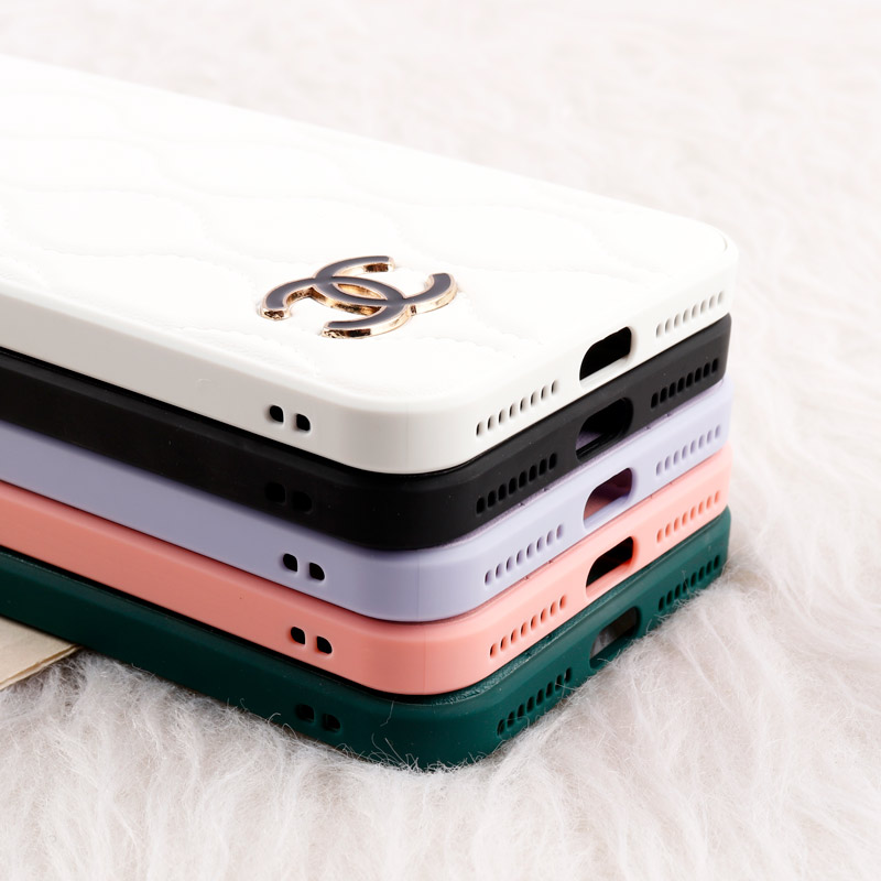 قاب پافر چرمی Chanel محافظ لنزدار iPhone 7 Plus / 8 Plus