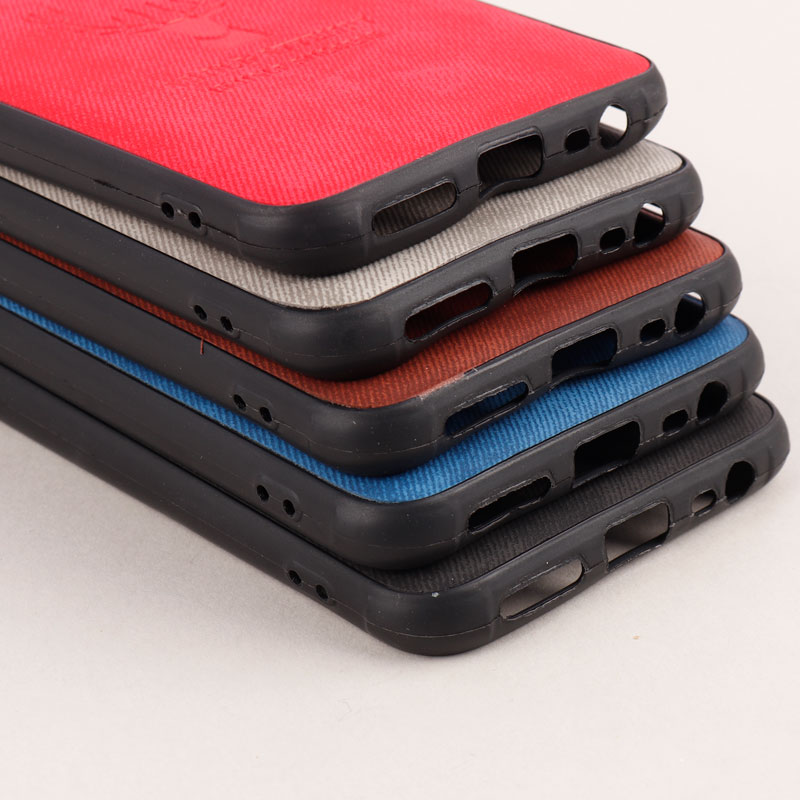 قاب چرمی محافظ لنزدار طرح گوزن Xiaomi Redmi 8