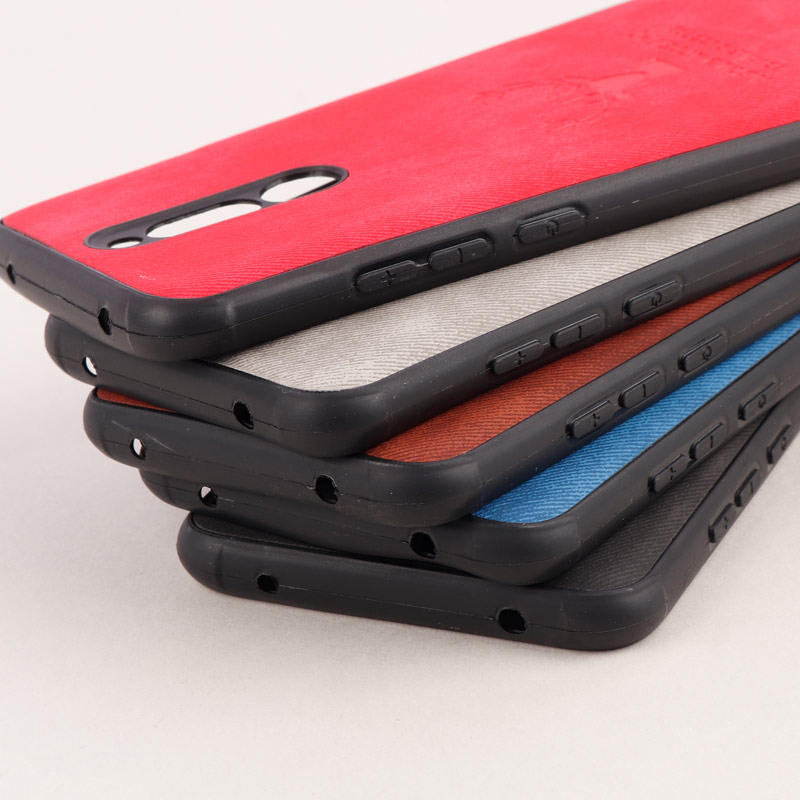قاب چرمی محافظ لنزدار طرح گوزن Xiaomi Redmi 8