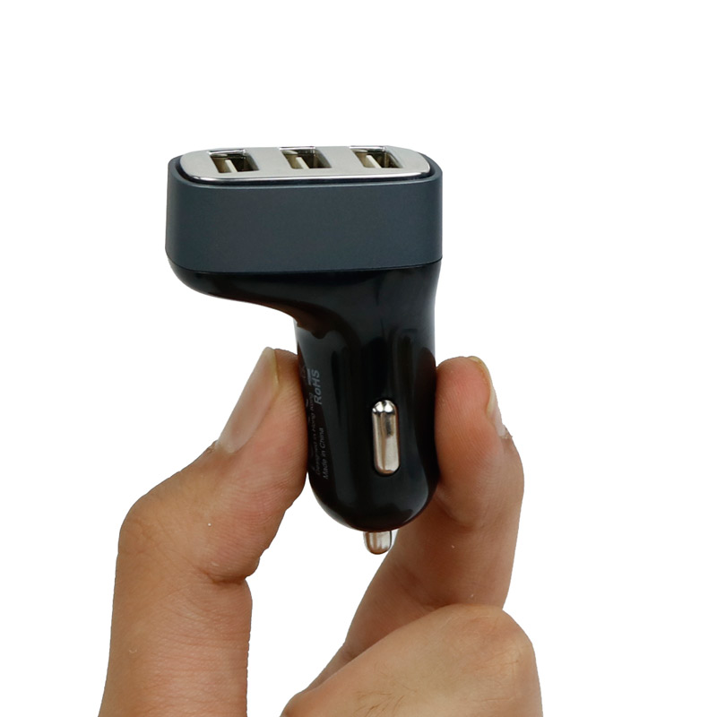 شارژر فندکی Momax UC5 4.4A 3Port