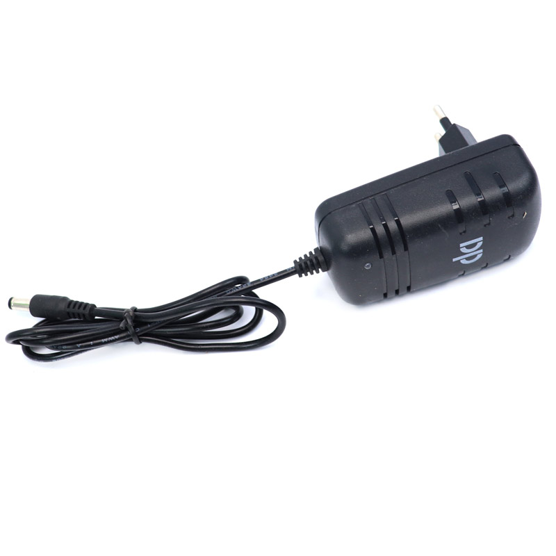 چراغ قوه شارژی ۲ حالته DP.LED Light LED-7055