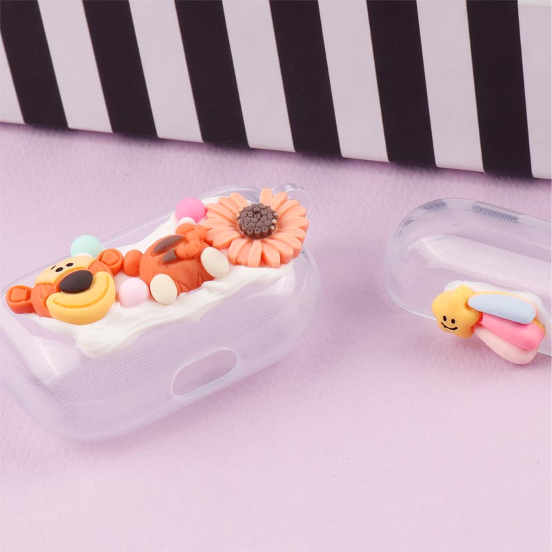 AirPods Pro محافظ عروسکی برجسته