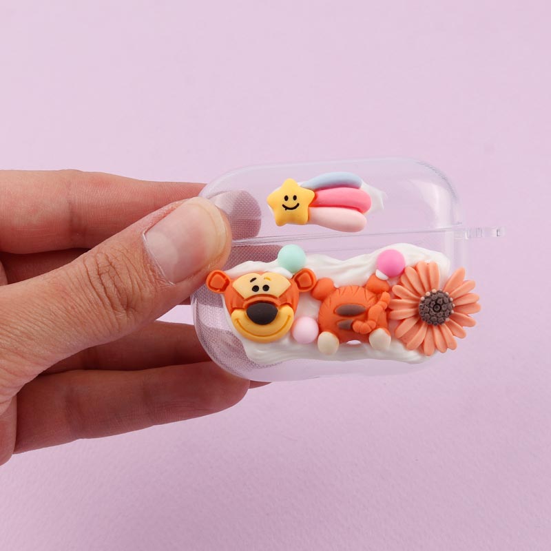 AirPods Pro محافظ عروسکی برجسته
