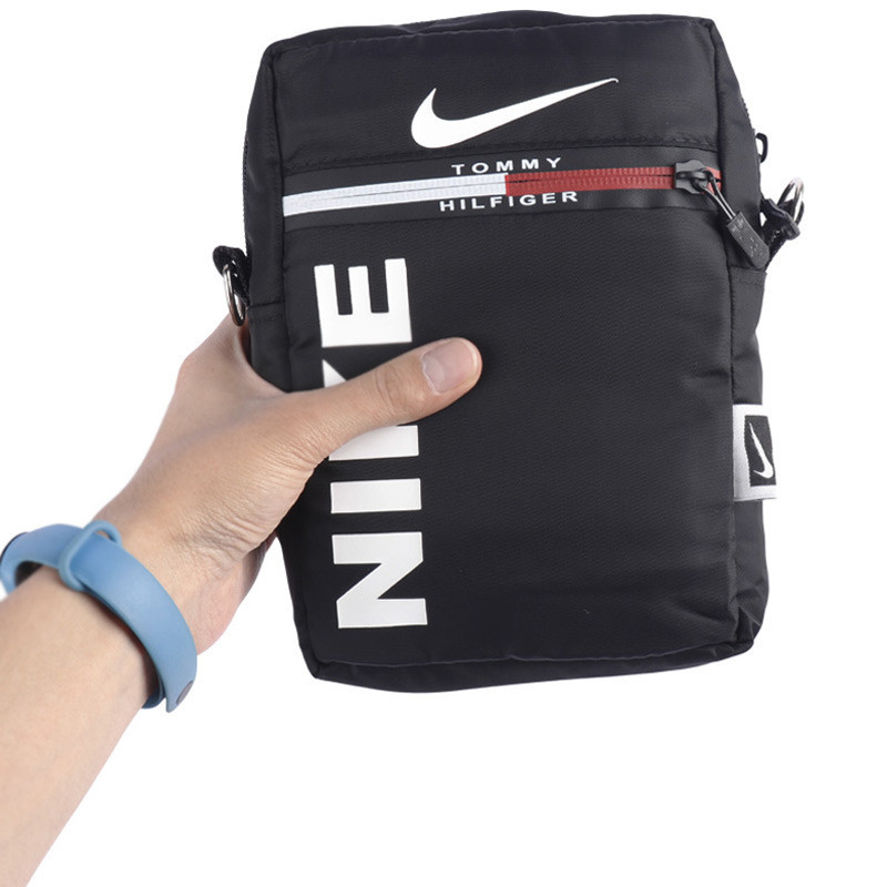 کیف دوشی Nike