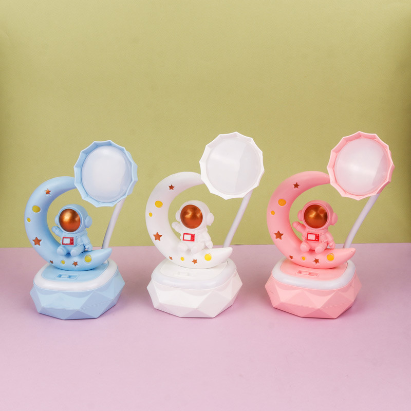 چراغ مطالعه فانتزی طرح فضایی Cosmic Man Led Table Lamp