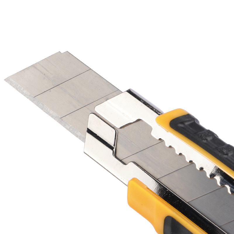 کاتر پلاستیکی 3 تیغ اینکو Ingco HKNS16538 18mm