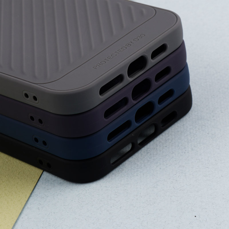 قاب اصلی Gear4 Protective D30 Case ضد ضربه iPhone 13 Pro
