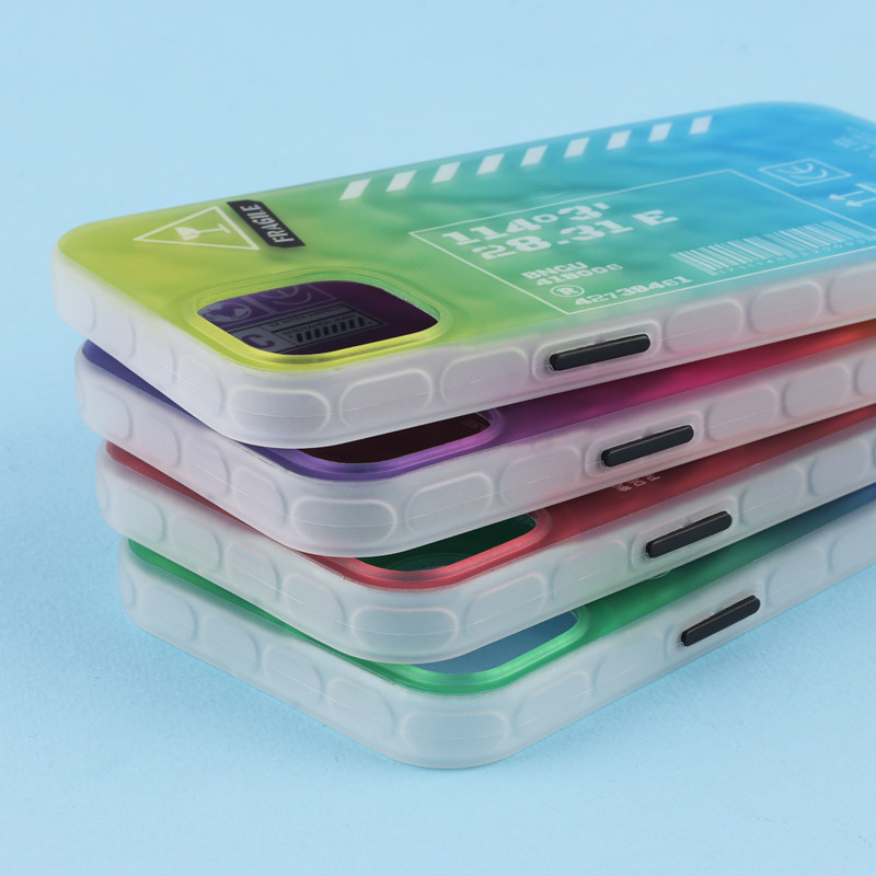 قاب Gradient Holographic برجسته iPhone 13
