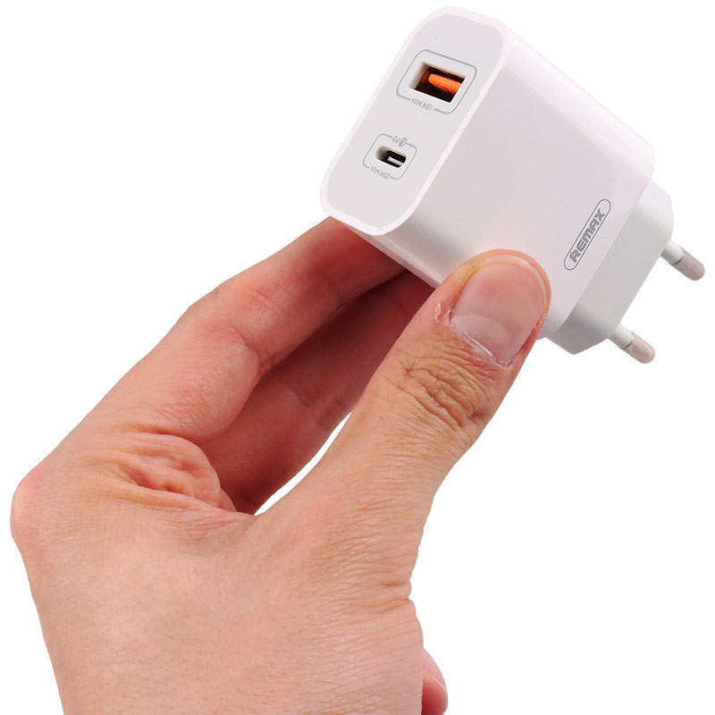 کلگی فست شارژ Remax RP-U68 2Port 3A PD3.0 QC 20W + کابل آیفونی