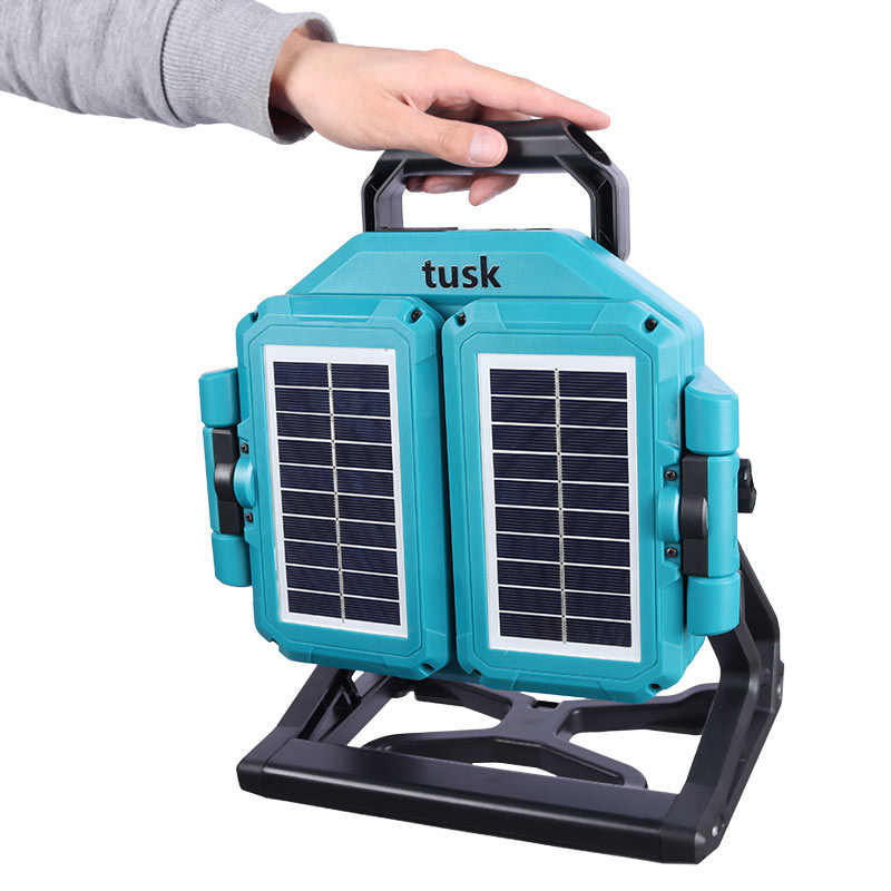 پروژکتور سیار شارژی و پاور بانک 17500 خورشیدی Tusk V5000