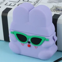 محافظ AirPods Pro 2 سیلیکونی طرح زن کلاه دار بنفش