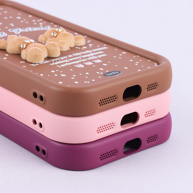 قاب سولید کیس عروسکی پشمالو محافظ لنزدار iPhone 13