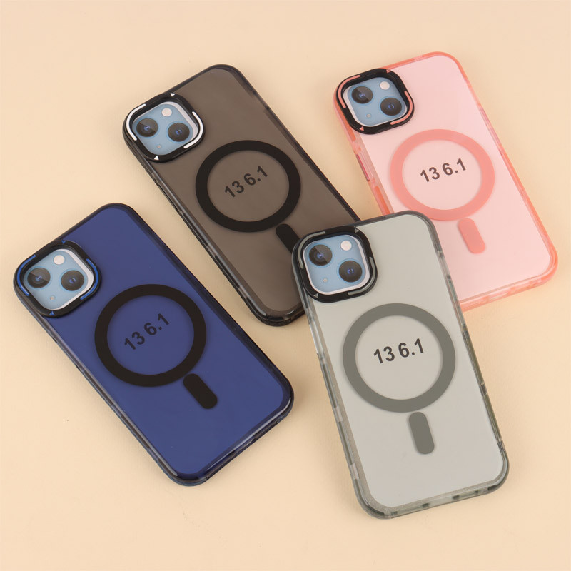 قاب PC شفاف دور طرحدار مگ سیف iPhone 13 / 14