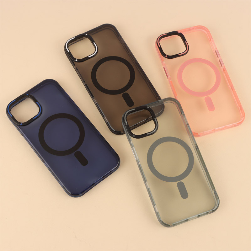 قاب PC شفاف دور طرحدار مگ سیف iPhone 13 / 14