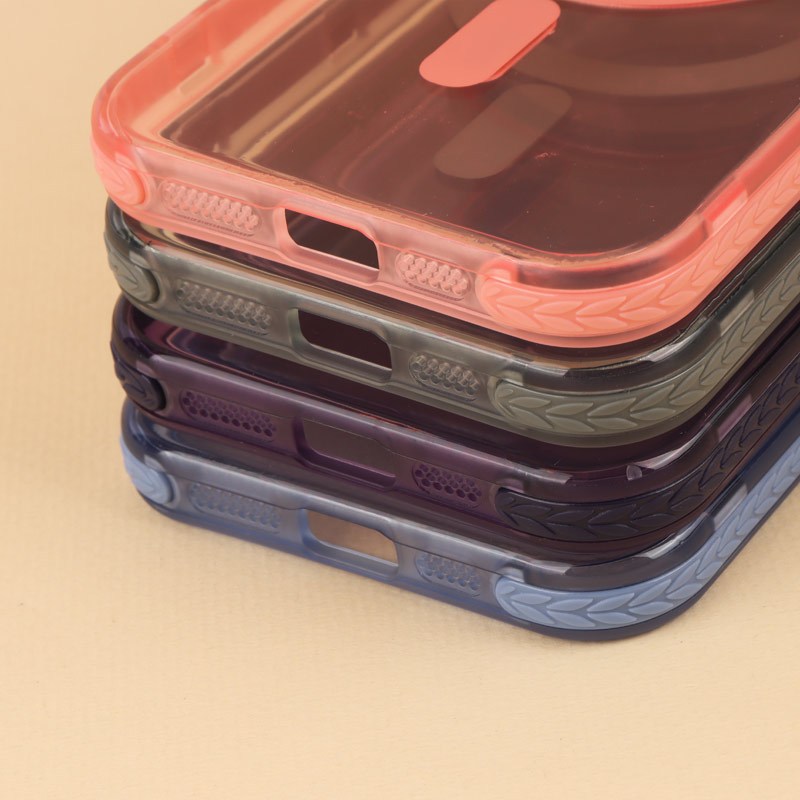 قاب PC شفاف دور طرحدار مگ سیف iPhone 13 / 14
