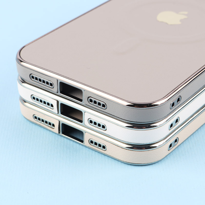 قاب چرمی مگ سیف آیفون iPhone 13 Pro Max دور لنز براق