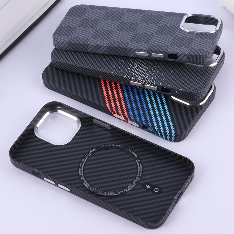 قاب مگ سیف Carbon آیفون iPhone 13