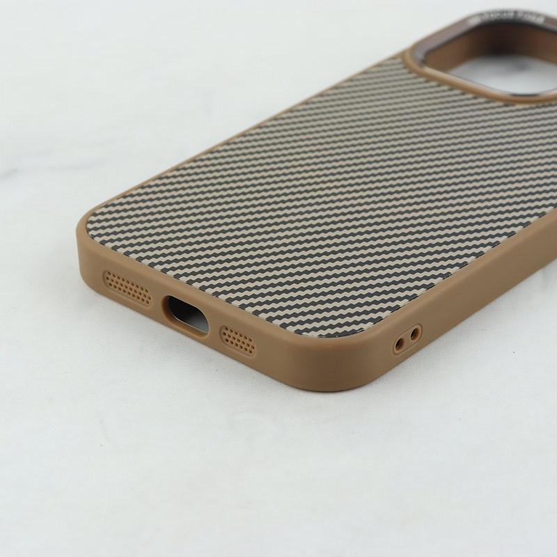 قاب مگ سیف هاشور دار Focus Pixels آیفون iPhone 13 Pro