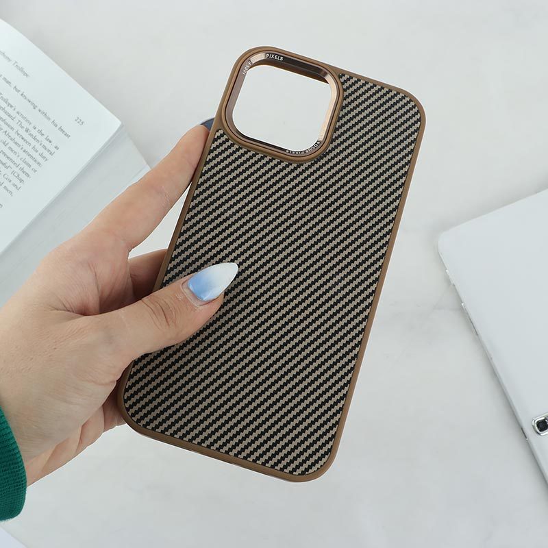 قاب مگ سیف هاشور دار Focus Pixels آیفون iPhone 13 Pro Max