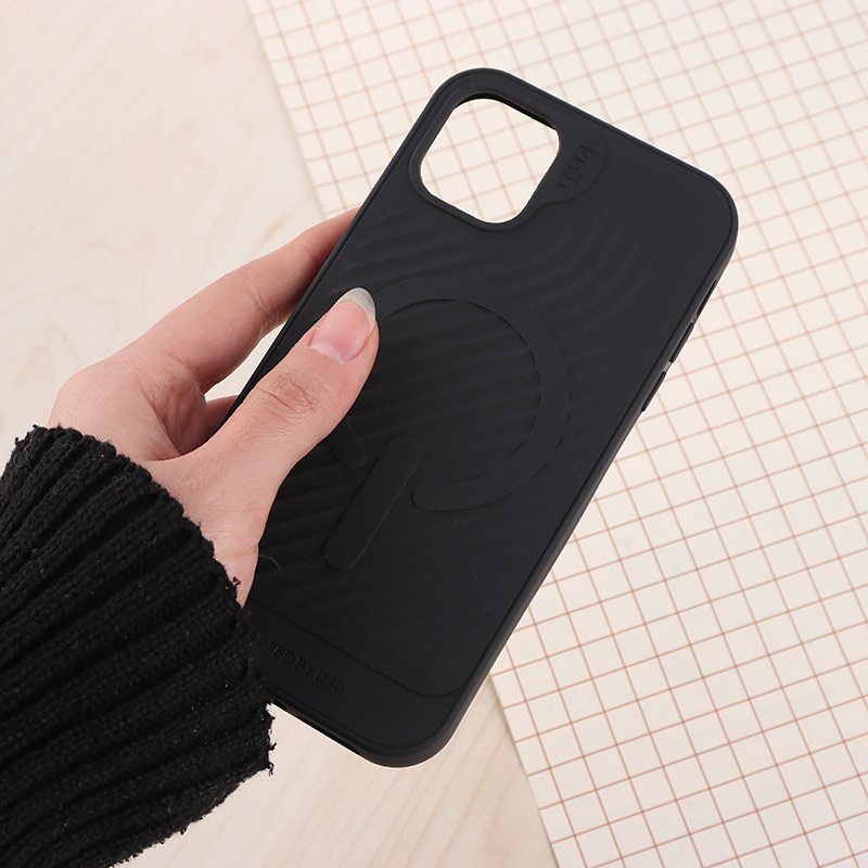 قاب سیلیکونی مگ سیف Gear4 آیفون iPhone 11