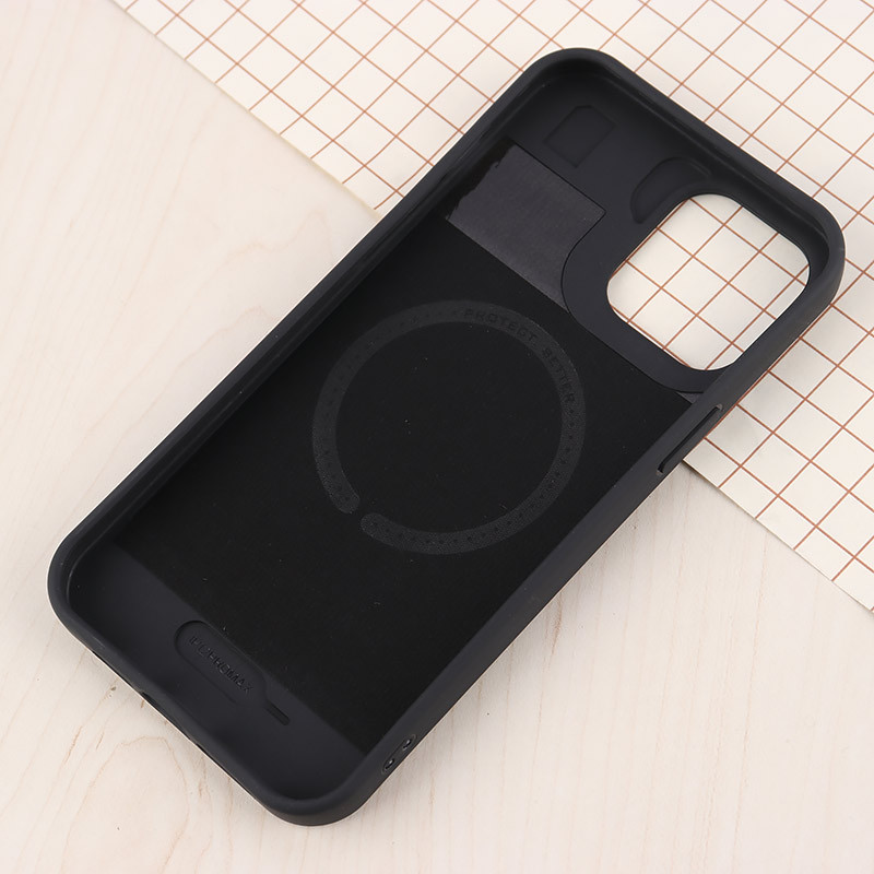 قاب سیلیکونی مگ سیف Gear4 آیفون iPhone 12 Pro Max