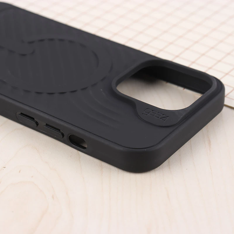 قاب سیلیکونی مگ سیف Gear4 آیفون iPhone 13 Pro