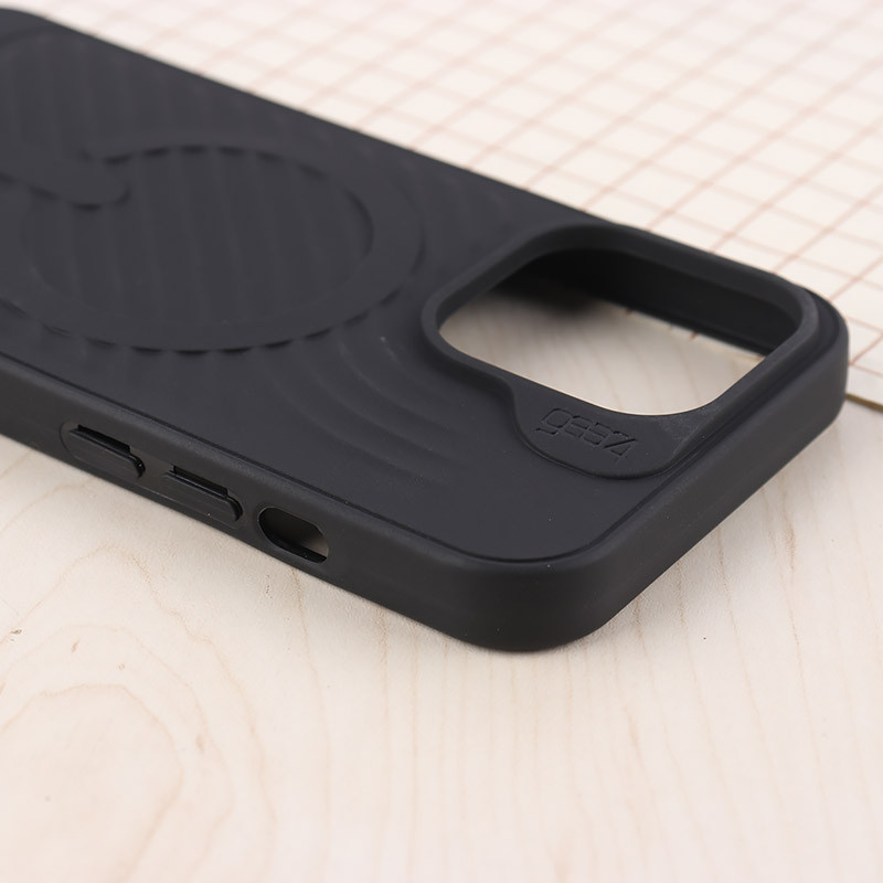قاب سیلیکونی مگ سیف Gear4 آیفون iPhone 13 Pro