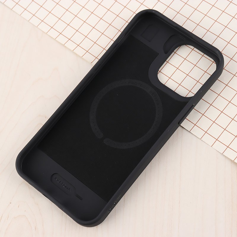 قاب سیلیکونی مگ سیف Gear4 آیفون iPhone 13 Pro Max