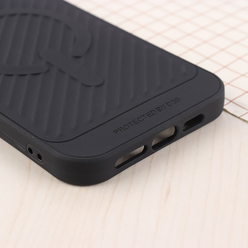قاب سیلیکونی مگ سیف Gear4 آیفون iPhone 13 Pro Max